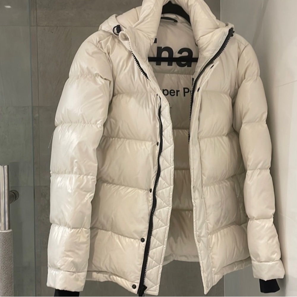 Aritzia the super puff Cream Hi-Gloss Jacket